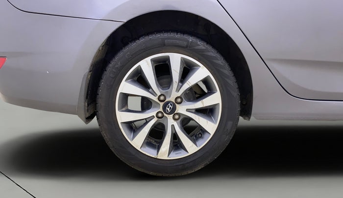2016 Hyundai Verna 1.6 VTVT SX, Petrol, Manual, 48,818 km, Right Rear Wheel