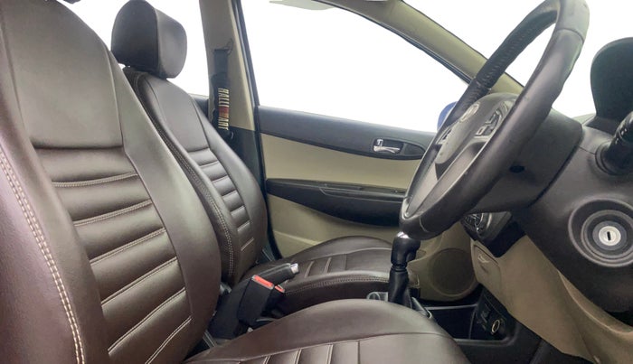 2012 Hyundai i20 SPORTZ 1.4 CRDI, Diesel, Manual, 83,457 km, Right Side Front Door Cabin