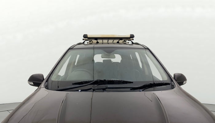 2014 Mahindra XUV500 W8, Diesel, Manual, 83,252 km, Front Windshield