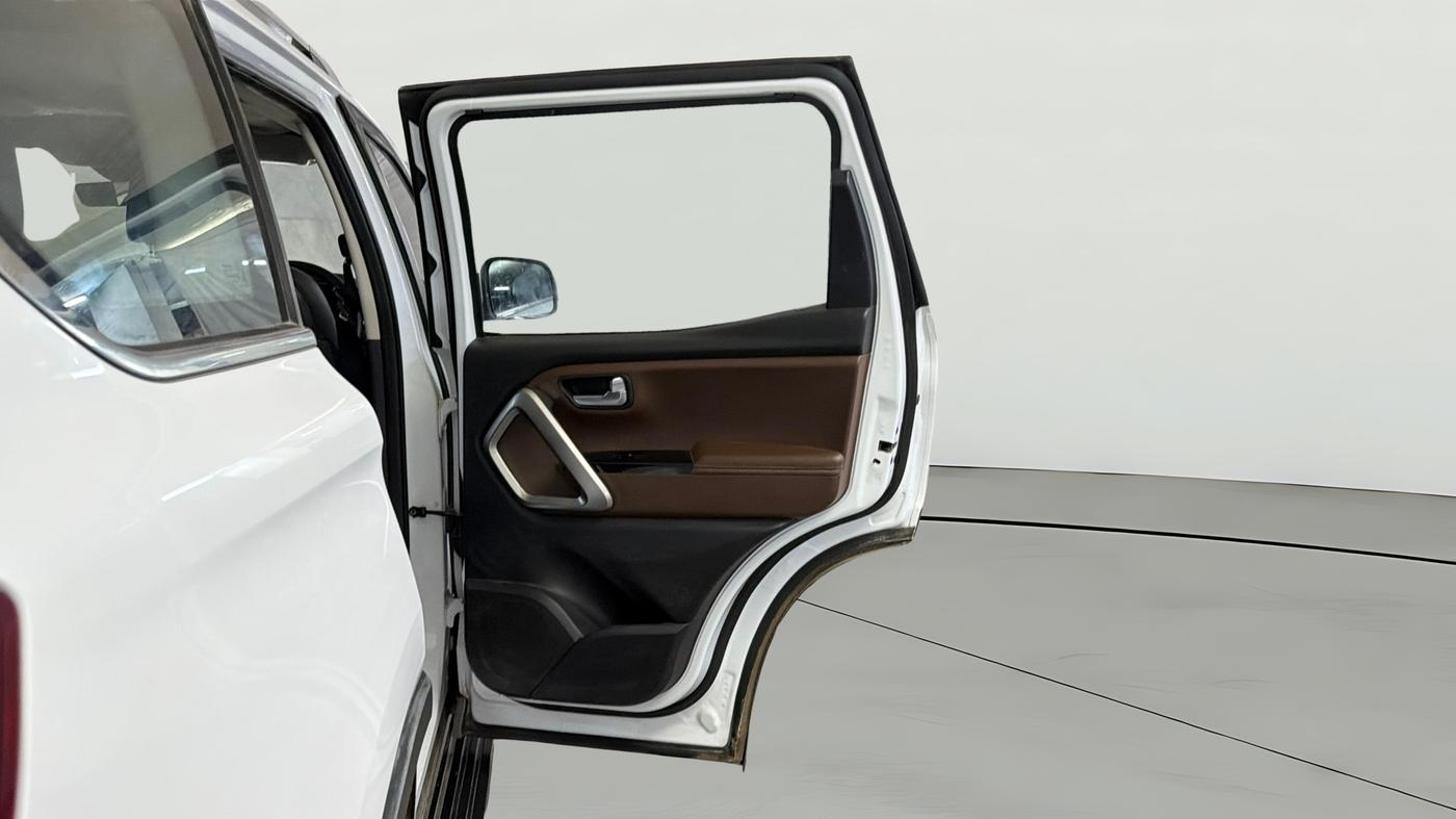 2024 Mahindra SCORPIO-N Z8 L DIESEL AT 2WD 7 STR, Diesel, Automatic, 38,778 km, RHS Rear Door