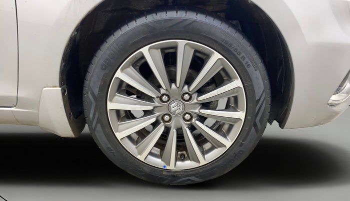 2019 Maruti Ciaz ALPHA 1.5 SHVS PETROL, Petrol, Manual, 49,726 km, Right Front Wheel