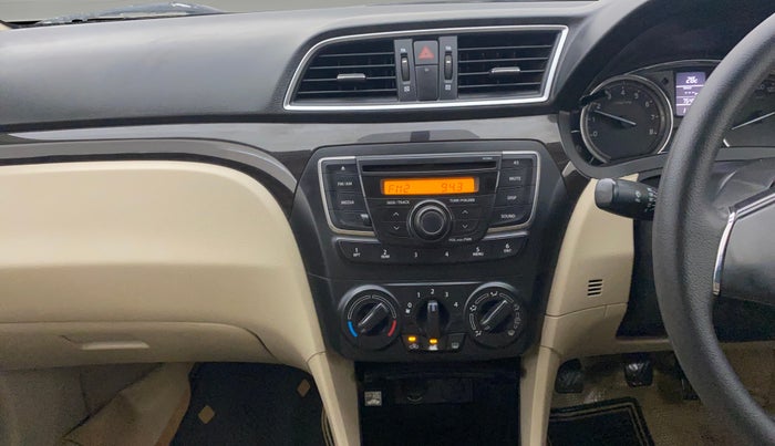 2016 Maruti Ciaz VXI (O), Petrol, Manual, 75,488 km, Air Conditioner