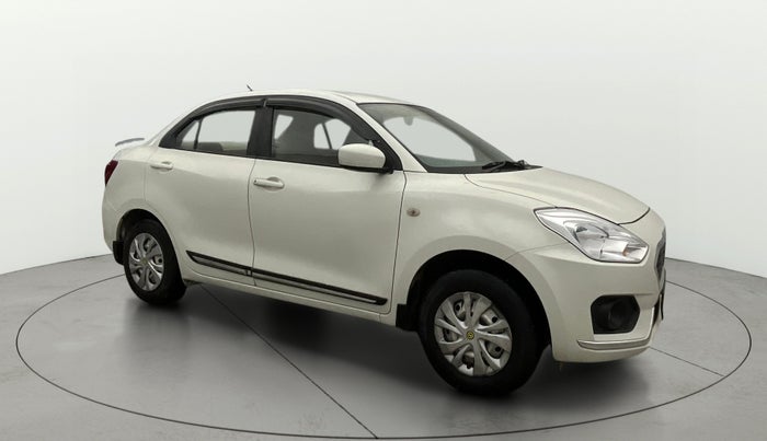 2017 Maruti Dzire LXI, CNG, Manual, 92,693 km, Right Front Diagonal