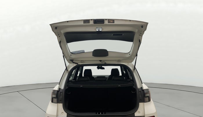 2024 Hyundai VENUE SX(O) 1.0 Turbo DCT Knight Edition, Petrol, Automatic, 15,504 km, Boot Open Zoomed View