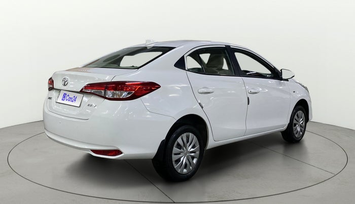 2021 Toyota YARIS J MT, Petrol, Manual, 43,929 km, Right Back Diagonal