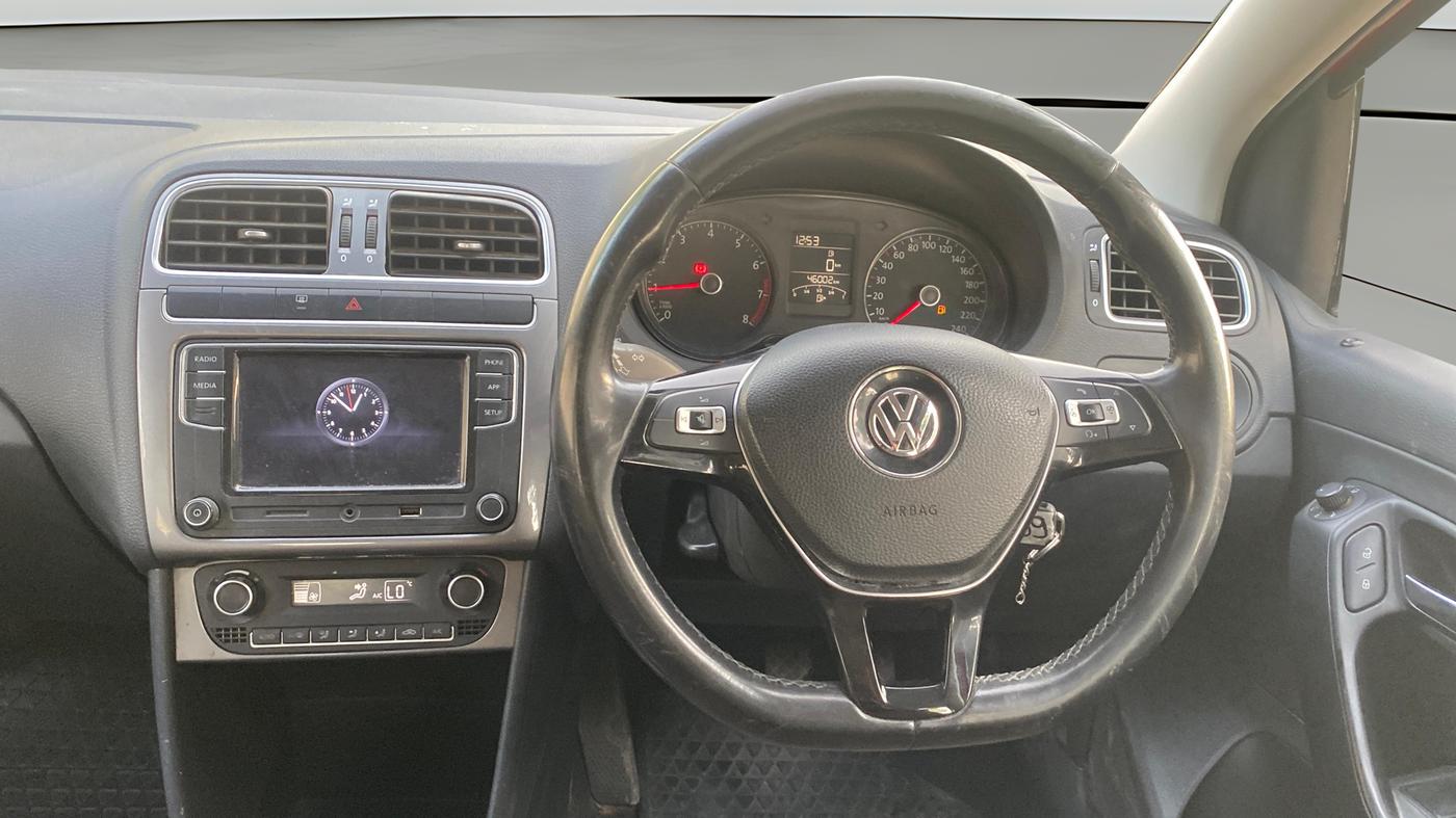 2018 Volkswagen Polo HIGHLINE PLUS 1.0 16 ALLOY, Petrol, Manual, 46,009 km, Steering Wheel Close Up