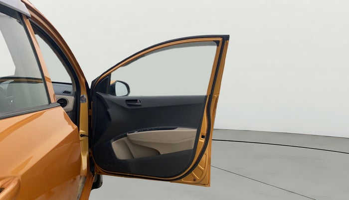 2015 Hyundai Grand i10 MAGNA 1.1 CRDI, Diesel, Manual, 75,672 km, RHS Front Door