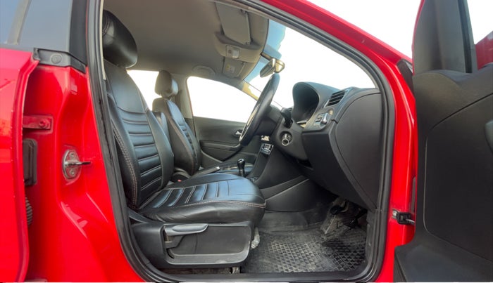 2019 Volkswagen Polo HIGHLINE PLUS 1.0, Petrol, Manual, 1,23,914 km, Right Side Front Door Cabin