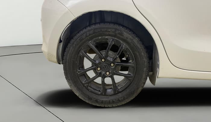 2018 Maruti Swift ZXI AMT, CNG, Automatic, 1,17,441 km, Right Rear Wheel