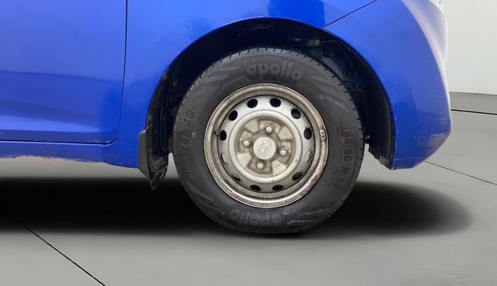 2013 Hyundai Eon ERA +, Petrol, Manual, 61,944 km, Right Front Wheel