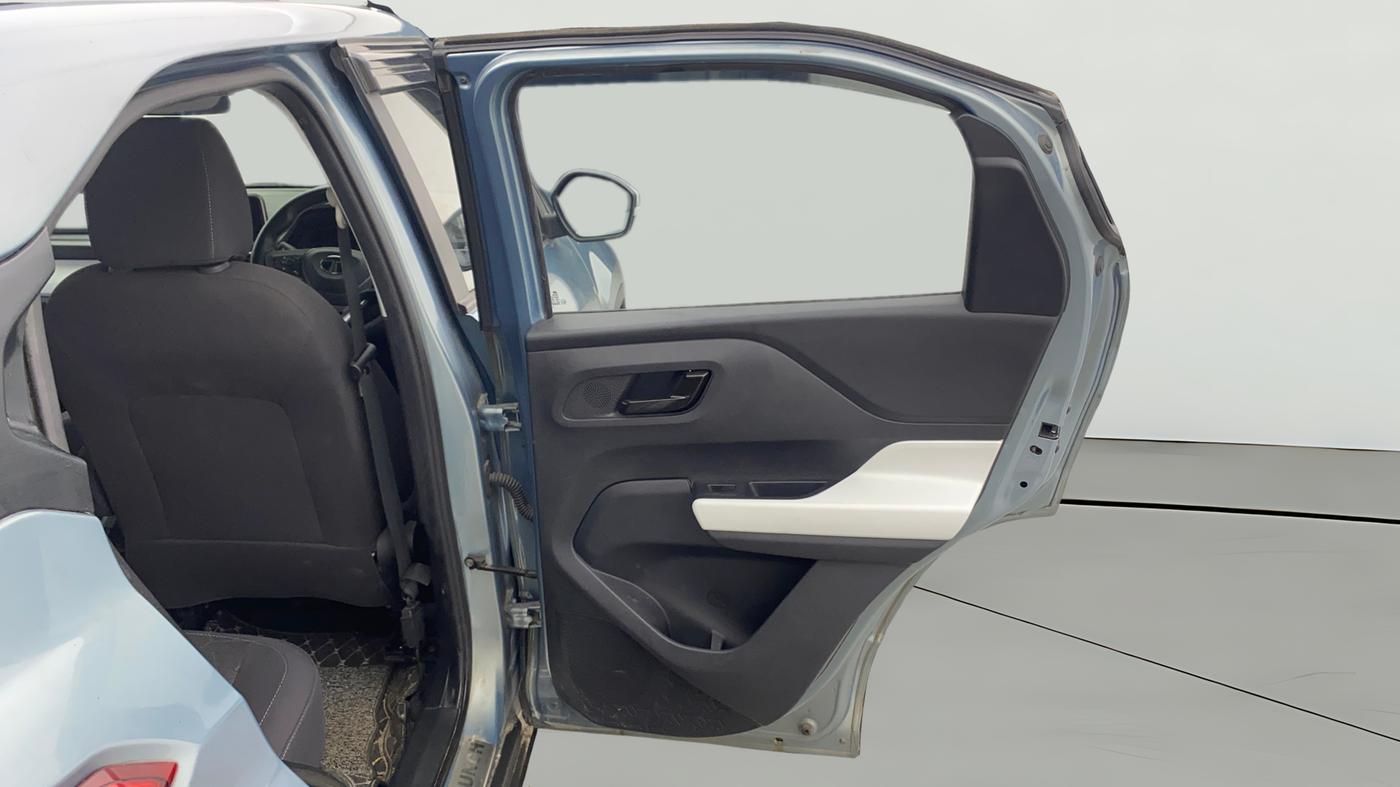 2024 Tata PUNCH Accomplished Dazzle Sunroof, Petrol, Manual, 27,374 km, RHS Rear Door