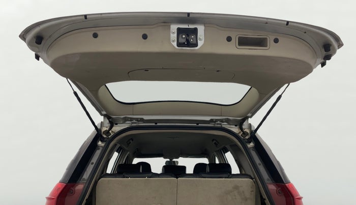 2017 Mahindra XUV500 W4, Diesel, Manual, 57,879 km, Boot Door Open