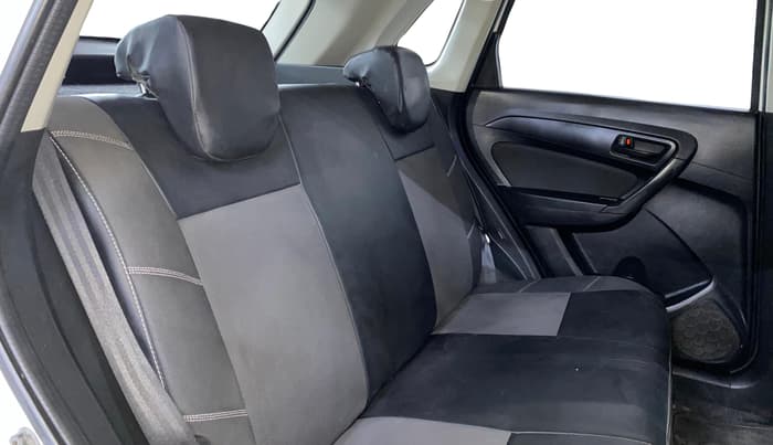 2020 Maruti Vitara Brezza VXI, Petrol, Manual, 82,275 km, Right Side Rear Door Cabin