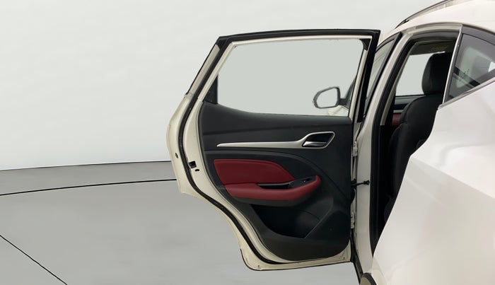 2022 MG ASTOR SAVVY 1.3 TURBO AT S RED, Petrol, Automatic, 27,333 km, LHS Rear Door