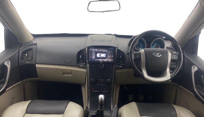 2017 Mahindra XUV500 W6 1.99, Diesel, Manual, 63,827 km, Dashboard