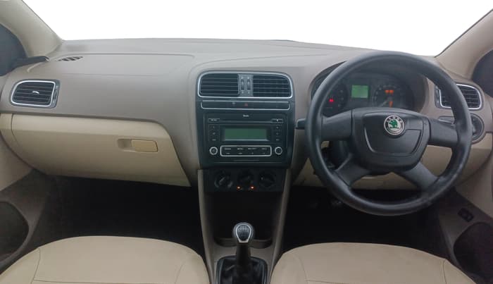 2013 Skoda Rapid AMBITION 1.6 MPI MT, Petrol, Manual, 34,801 km, Dashboard