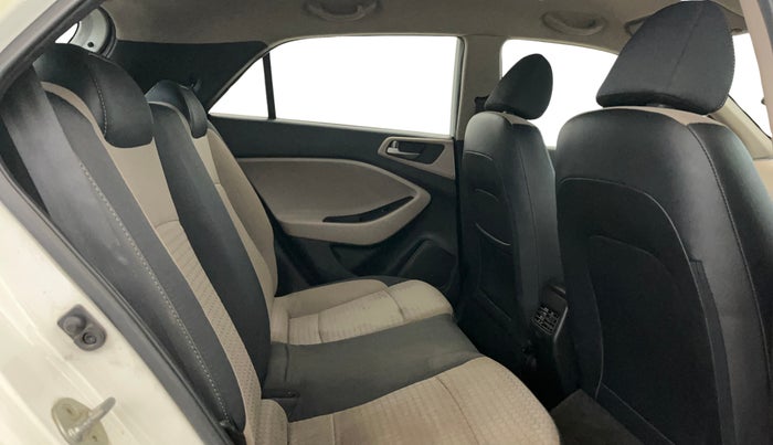 2017 Hyundai Elite i20 MAGNA EXECUTIVE 1.2, CNG, Manual, 63,952 km, Right Side Rear Door Cabin