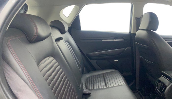 2020 KIA SONET GTX PLUS 1.0 IMT, Petrol, Manual, 28,909 km, Right Side Rear Door Cabin