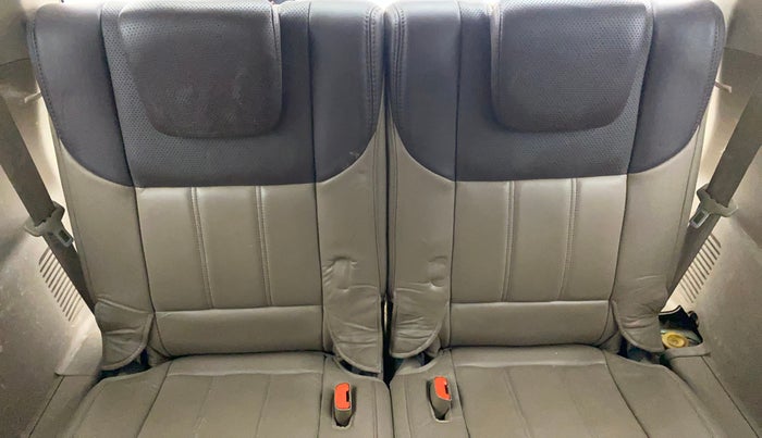 2012 Mahindra XUV500 W8 AWD, Diesel, Manual, 1,23,095 km, Third Seat Row ( optional )