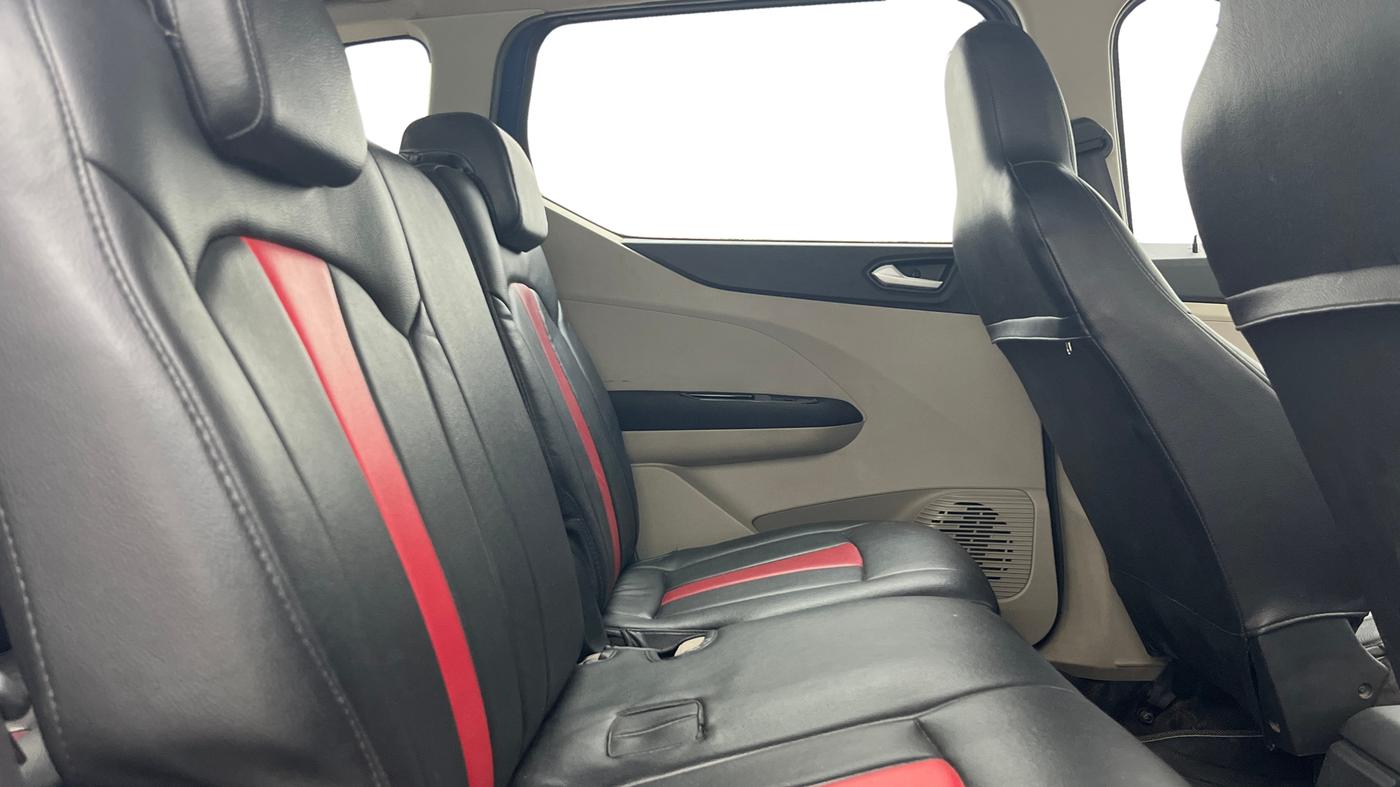 2019 Renault TRIBER RXZ, Petrol, Manual, 65,267 km, Right Side Rear Door Cabin