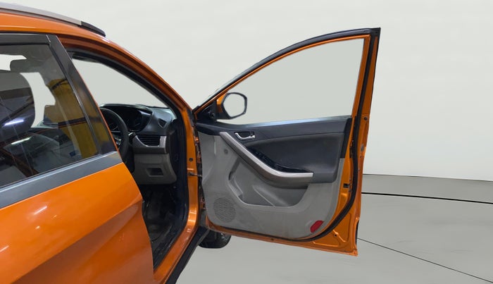 2018 Tata NEXON XZ PLUS DIESEL, Diesel, Manual, 1,08,811 km, RHS Front Door