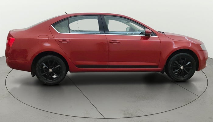 2017 Skoda Octavia STYLE PLUS AT 1.8 TSI, Petrol, Automatic, 1,00,780 km, Right Side View