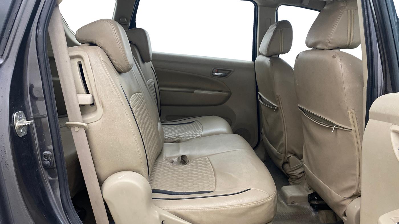 2018 Maruti Ertiga ZXI+, Petrol, Manual, 1,12,233 km, Right Side Rear Door Cabin