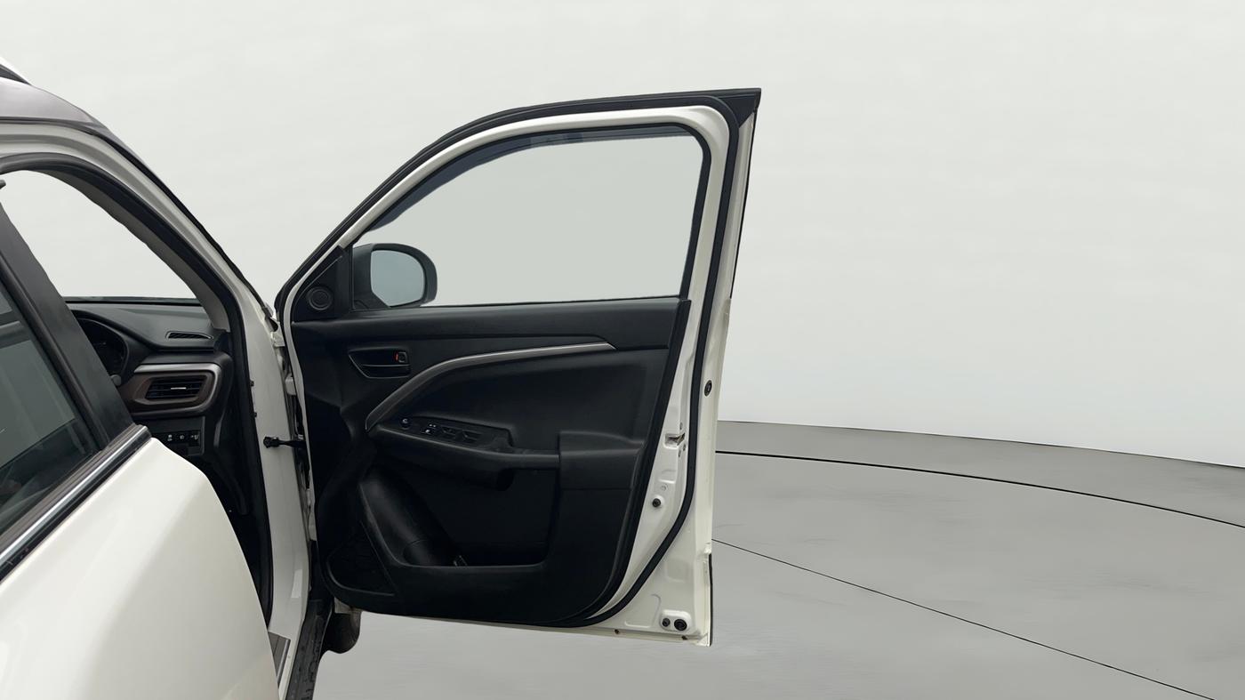 2024 Maruti BREZZA LXI, Petrol, Manual, 18,913 km, RHS Front Door