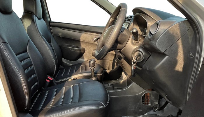 2017 Renault Kwid RXL, Petrol, Manual, 66,012 km, Right Side Front Door Cabin