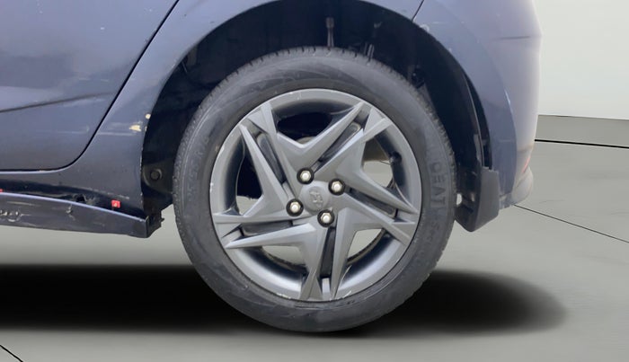 2021 Hyundai NEW I20 SPORTZ 1.2 AT, Petrol, Automatic, 33,875 km, Left Rear Wheel