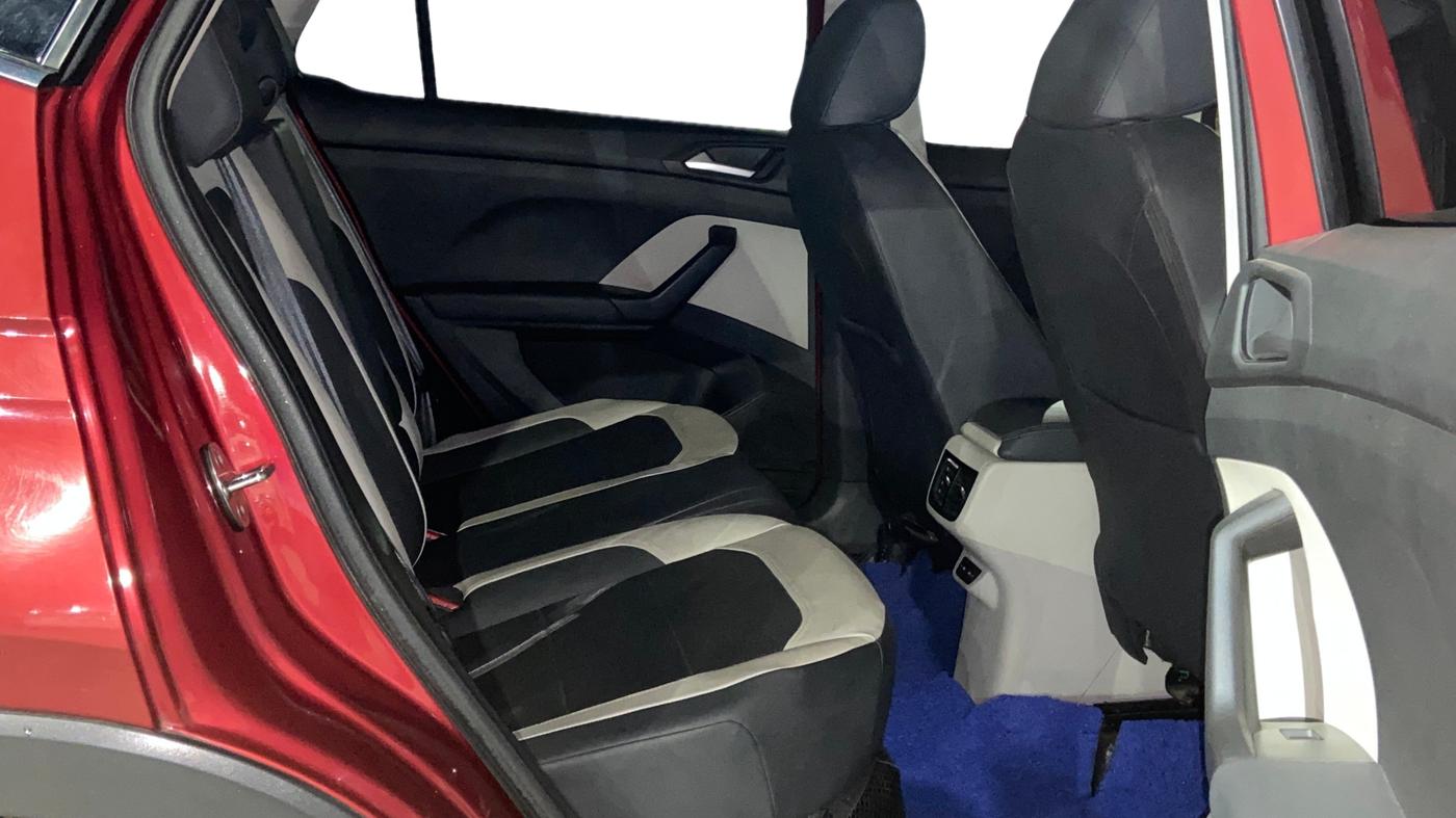 2023 Volkswagen TAIGUN TOPLINE 1.0 TSI MT, Petrol, Manual, 43,821 km, Right Side Rear Door Cabin