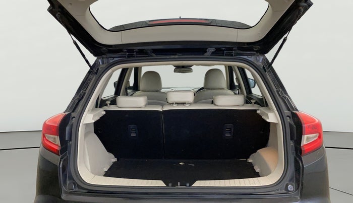 2020 Mahindra XUV300 W8 (O) 1.2 PETROL, Petrol, Manual, 83,644 km, Boot Open Zoomed View