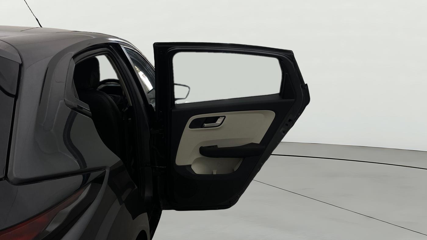 2021 Tata ALTROZ XZ PETROL, Petrol, Manual, 20,070 km, RHS Rear Door