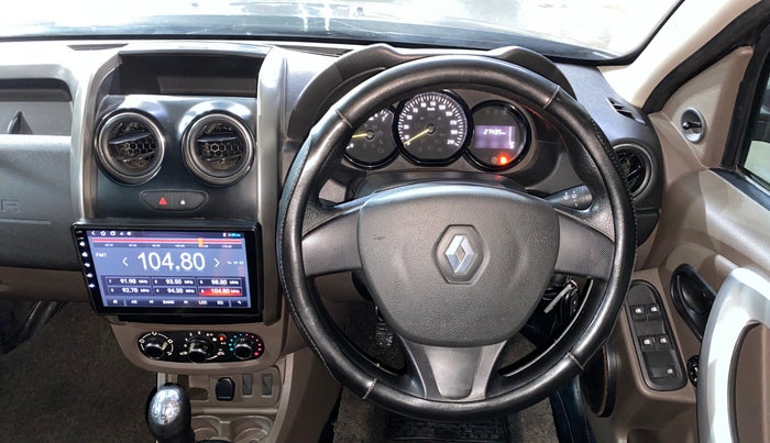 2017 Renault Duster RXE PETROL, Petrol, Manual, 27,433 km, Steering Wheel Close Up