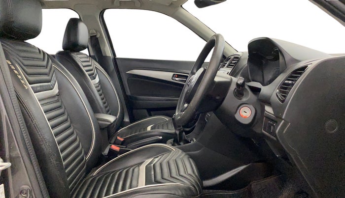 2018 Maruti Vitara Brezza ZDI, Diesel, Manual, 78,858 km, Right Side Front Door Cabin