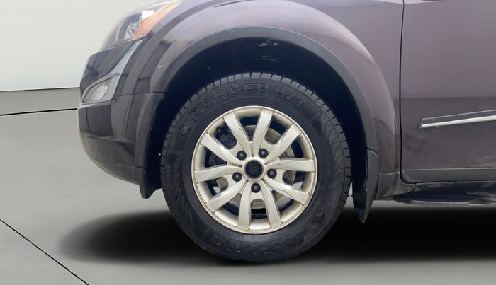 2015 Mahindra XUV500 W10, Diesel, Manual, 77,461 km, Left Front Wheel