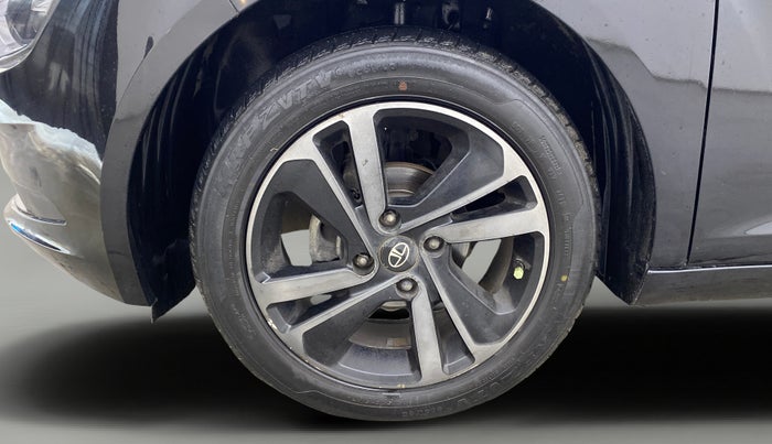 2021 Tata ALTROZ XZ PLUS PETROL DARK EDITION, Petrol, Manual, 26,112 km, Left Front Wheel