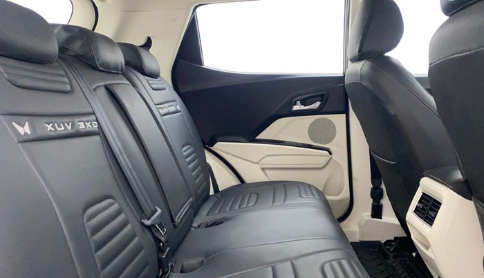 2024 Mahindra XUV 3XO AX5 1.2 L TCMPFi, Petrol, Manual, 6,533 km, Right Side Rear Door Cabin