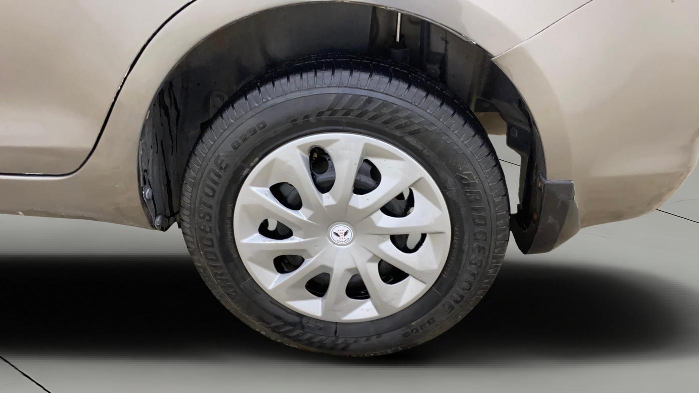 2016 Maruti Swift Dzire VXI, Petrol, Manual, 73,811 km, Left Rear Wheel