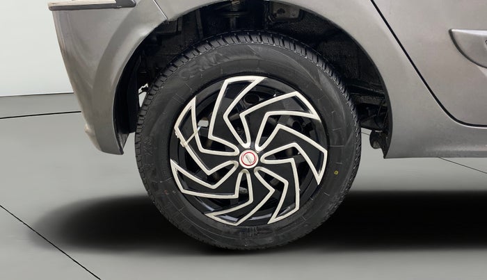 2021 Tata Tiago XT (O) PETROL, Petrol, Manual, 1,09,683 km, Right Rear Wheel