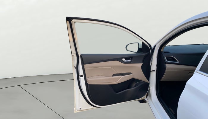 2018 Hyundai Verna 1.6 VTVT SX O, Petrol, Manual, 75,339 km, LHS Front Door