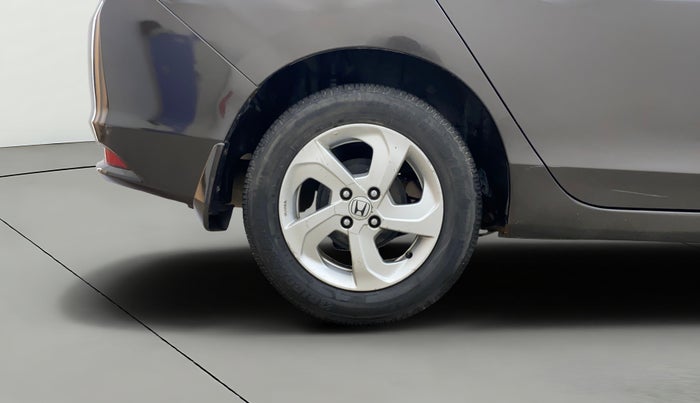 2015 Honda City 1.5L I-VTEC V MT, Petrol, Manual, 1,42,553 km, Right Rear Wheel