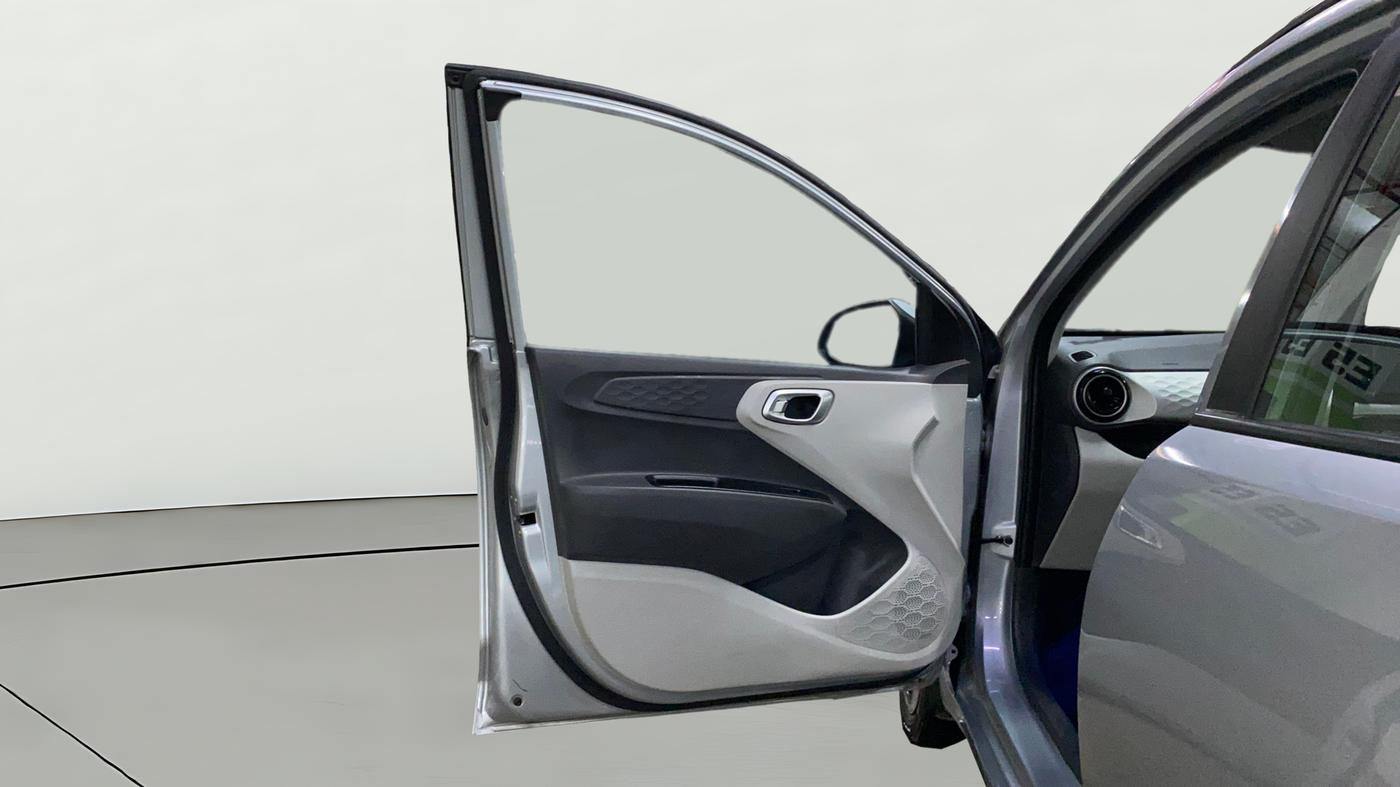 2023 Hyundai GRAND I10 NIOS SPORTZ EXECUTIVE AMT 1.2 KAPPA VTVT, Petrol, Automatic, 5,518 km, LHS Front Door