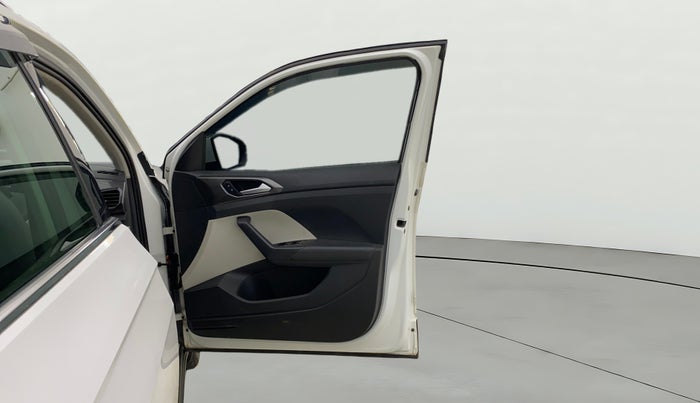 2021 Volkswagen TAIGUN TOPLINE 1.0 TSI MT, Petrol, Manual, 69,800 km, RHS Front Door