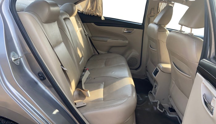 2017 Maruti Ciaz ALPHA 1.4 PETROL, Petrol, Manual, 60,471 km, Right Side Rear Door Cabin