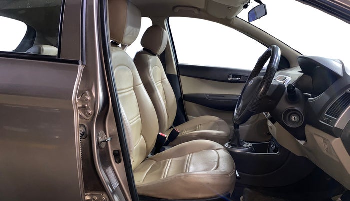 2014 Hyundai i20 MAGNA (O) 1.2, Petrol, Manual, 40,385 km, Right Side Front Door Cabin