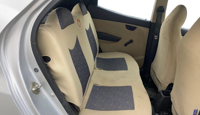 2014 Hyundai Eon MAGNA +, Petrol, Manual, 92,522 km, Right Side Rear Door Cabin