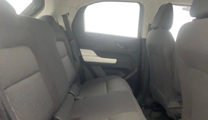 2024 Tata PUNCH ACCOMPLISHED SUNROOF MT, Petrol, Manual, 8,776 km, Right Side Rear Door Cabin