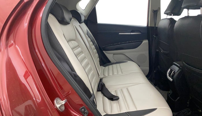 2020 KIA SONET HTX 1.0 IMT, Petrol, Manual, 31,900 km, Right Side Rear Door Cabin