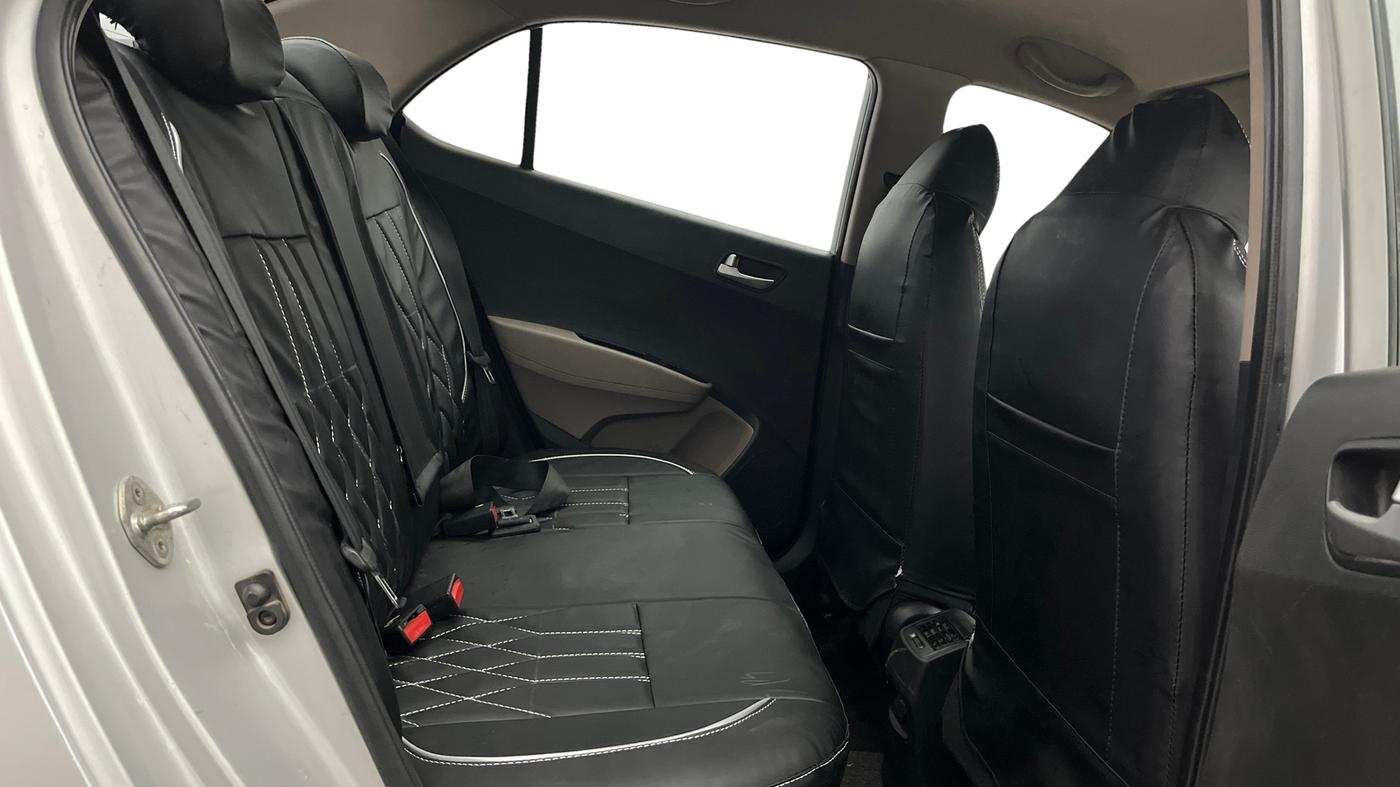 2015 Hyundai Xcent S 1.2, Petrol, Manual, 31,854 km, Right Side Rear Door Cabin